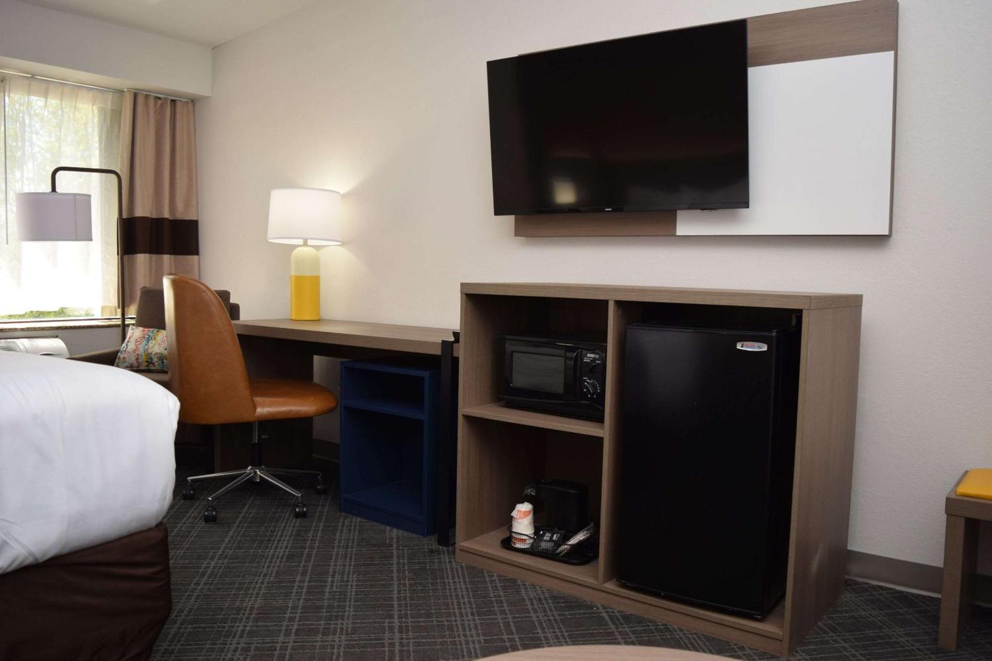 Comfort Inn & Suites Syracuse-Carrier Circle East Syracuse Eksteriør billede