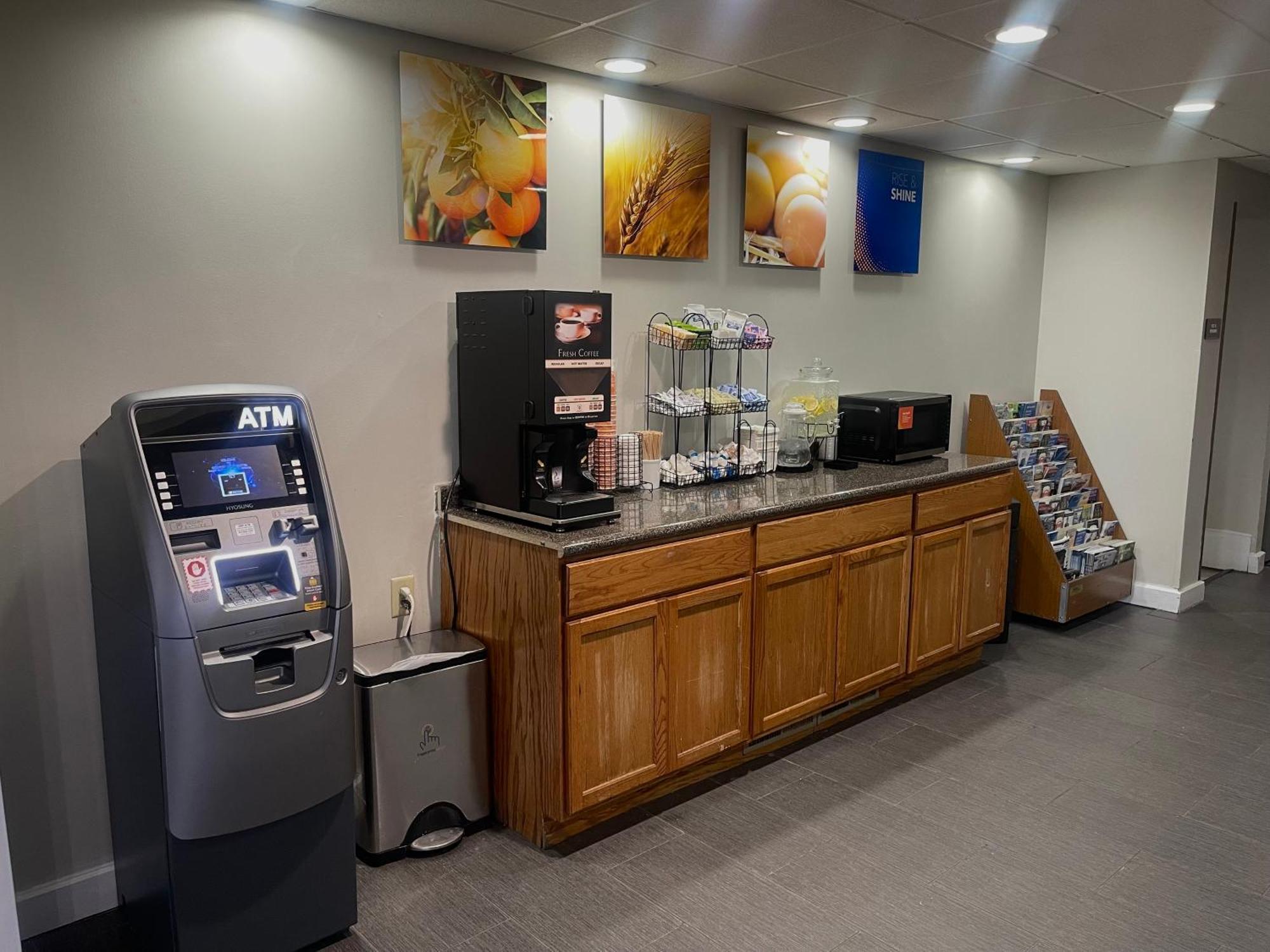 Comfort Inn & Suites Syracuse-Carrier Circle East Syracuse Eksteriør billede