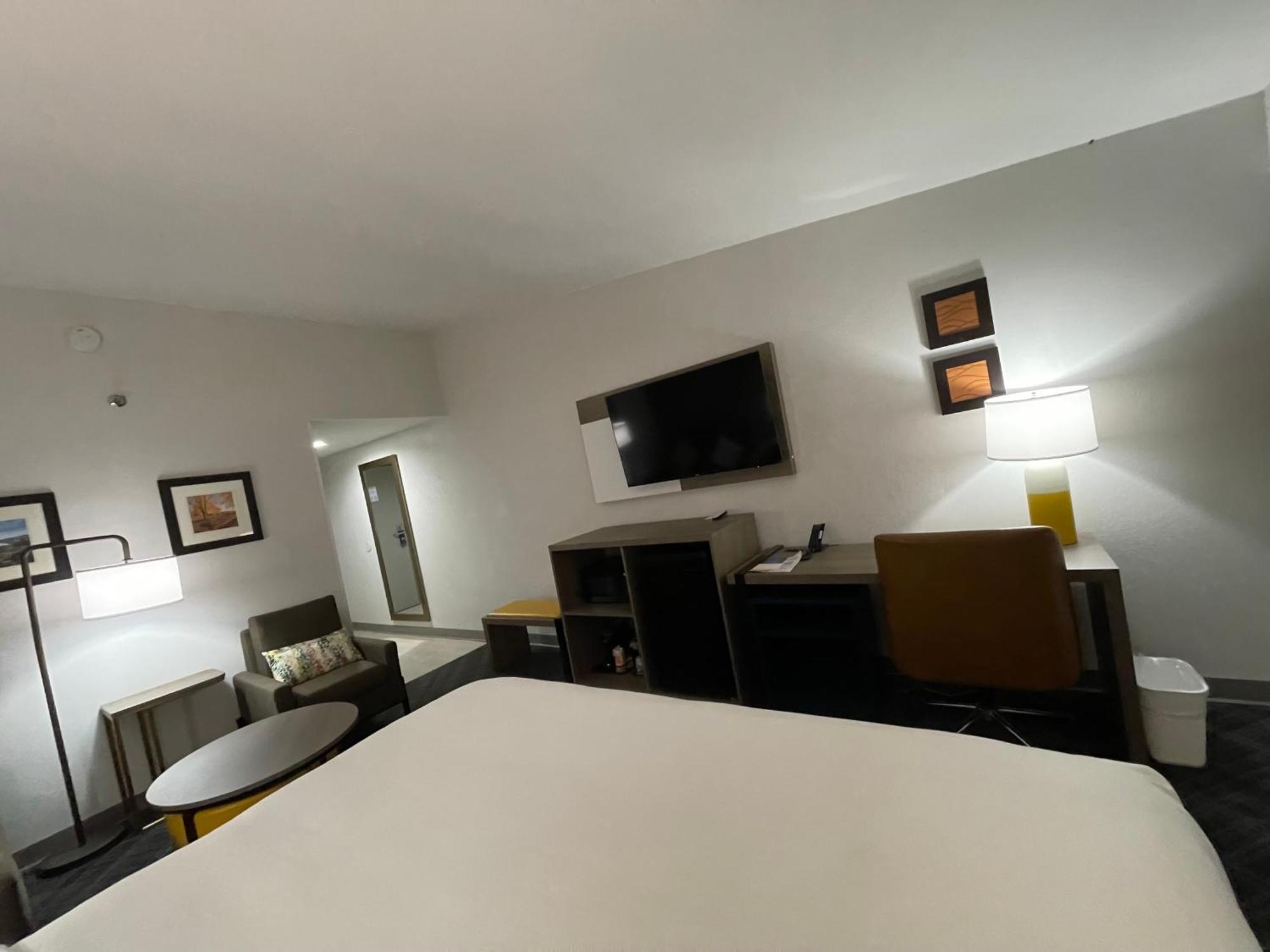 Comfort Inn & Suites Syracuse-Carrier Circle East Syracuse Eksteriør billede