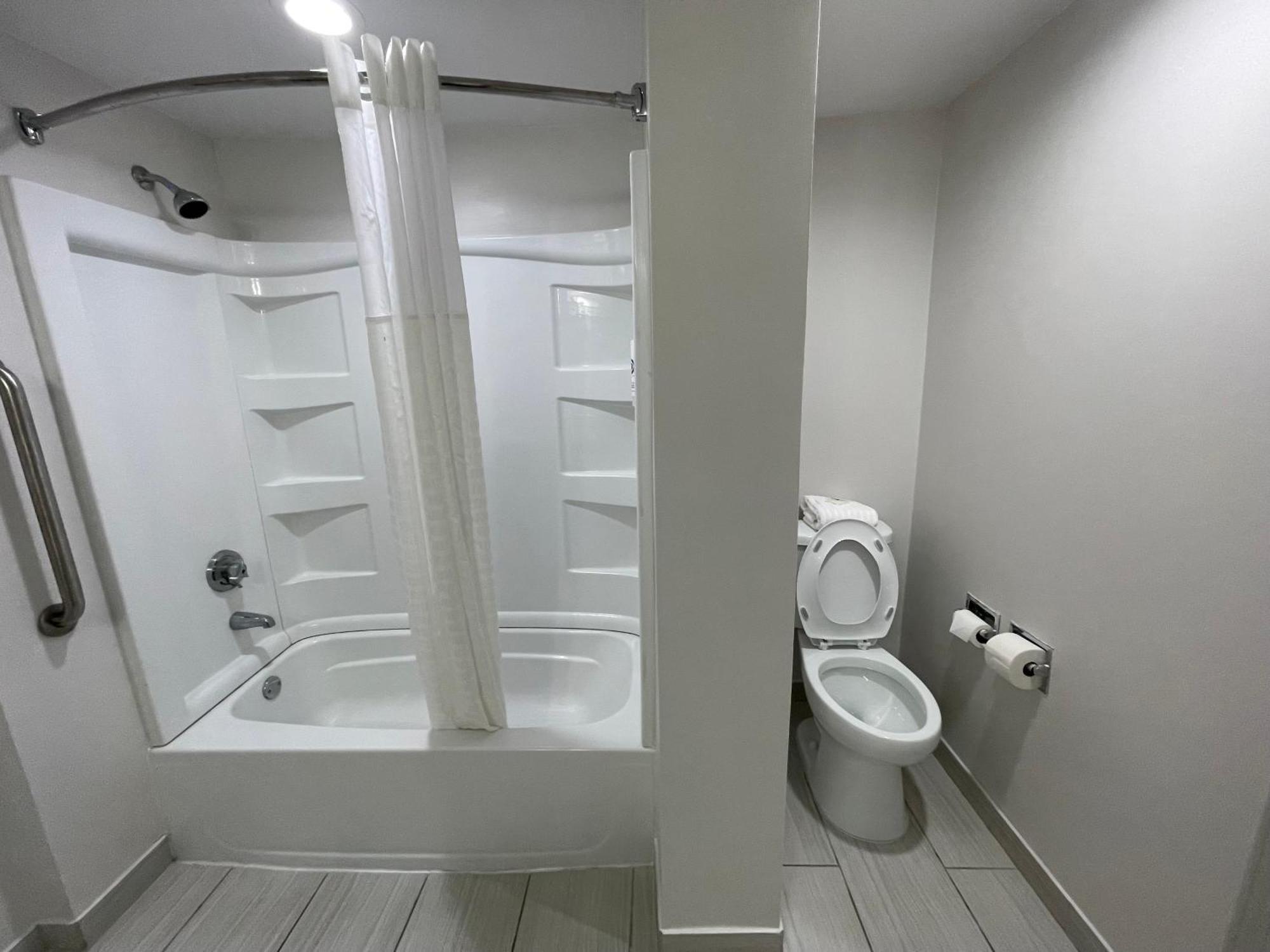 Comfort Inn & Suites Syracuse-Carrier Circle East Syracuse Eksteriør billede